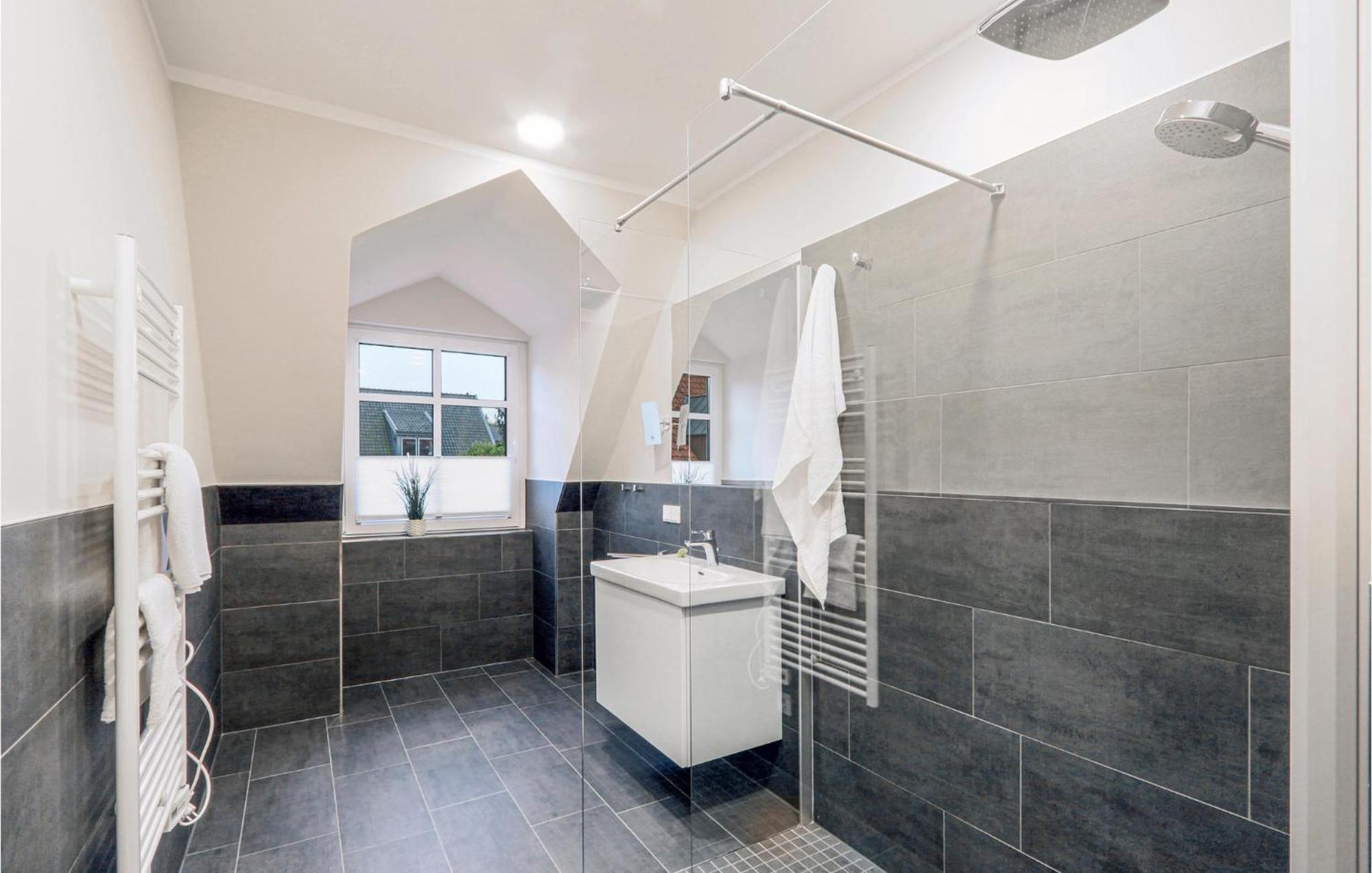 Nice apartment in Ostseebad Boltenhagen with 1 Bedrooms, Sauna&WiFi Buitenkant foto